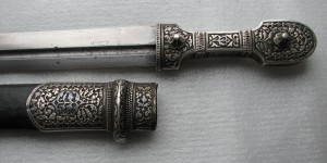 Кинжал в серебре --2