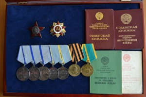 Три "Отваги"+ две БЗ+КЗ+ОВ-I(юб.)+ЗПНГ+"Целина" всё на 4 док