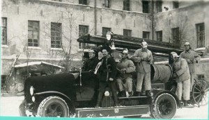 Пожарный расчёт на авто. 1920-е гг.