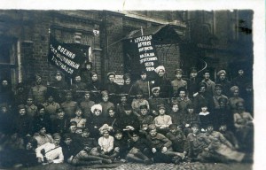 Групповое фото:ВОЕННО-РЕВОЛЮЦИОННЫЙ ТРИБУНАЛ 30-й дивизии.