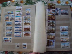 Альбом марок с кораблями.