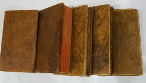 5  старых книг на иностр. языке.
