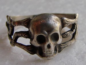 Кольцо "Адамова голова". серебро, 84