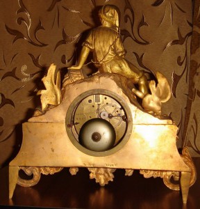 Каминные часы - "Рыбак" позолочёная бронза- 19 век