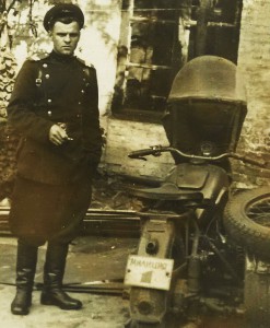 Милиционер у Мотоцикла,интересным номер  "МИЛИЦИЯ 1",1953 г.