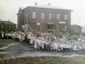 Первые годы Сов. Власти (Ким, Съезды РКСМ, пом. гол. детям)