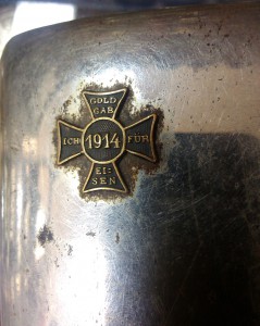 Портсигар 1914 г. Золото отдам я за железо.