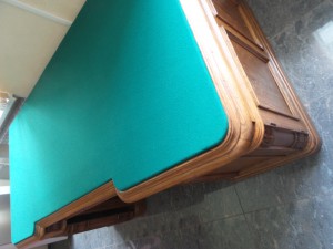Стол кабинетный  Дубовый с зелёным сукном.