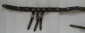 Кинжал в серебре --2