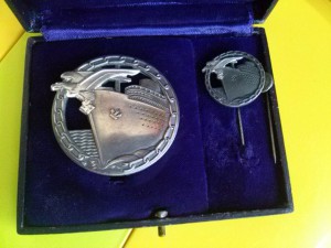 Комплект Прорывателя (Знак,футляр, два фрачника)