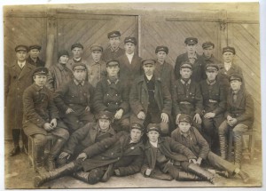 Группа пожарников: униформа, кокарды ,петлицы