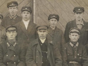 Группа пожарников: униформа, кокарды ,петлицы