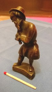 Фигурка человечка (бронза)
