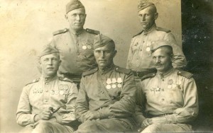 Старшина,сержанты,рядовые с БОЕВЫМИ наградами.Июль 1945 г.