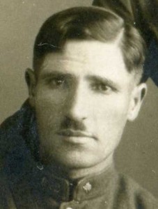 ДВОЕ с интересными ПЕТЛИЦАМИ.