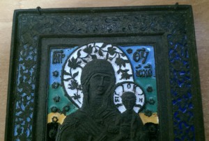 Богородица с эмалями