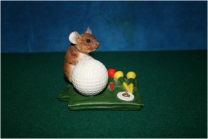 Мышка с мячом от гольфа