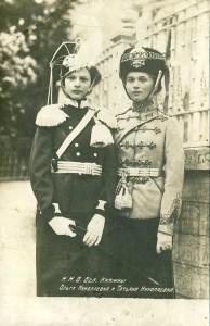 Великие Княжны ОЛЬГА и ТАТЬЯНА в формах Шефских полков.