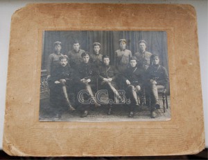 Чекисты и милиционеры с короткими наганами (!!!)