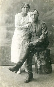КРАСНЫЙ КОМАНДИР. ЗНАК,НАРУКАВНАЯ НАШИВКА. 1921 г.
