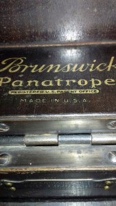 ФОНОГРАФ Brunswick Panatrope.