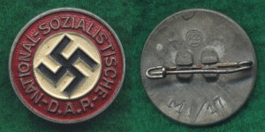 Членский знак NSDAP.