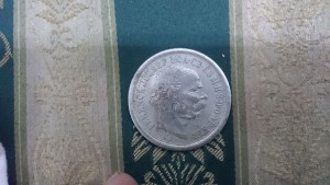 3 монеты.
