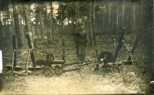 Девушка-часовой у оружия.Пулемёты,ПТР,миномёты. 1940-е.
