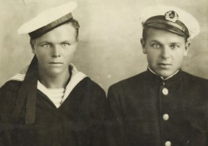 Моряк Торгового Флота и Матрос с кр." Киров "?