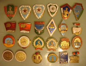 Коллекция Монгольских значков и наград