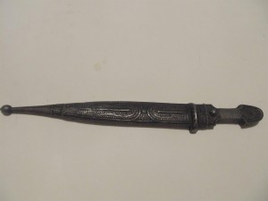 Кинжал в серебре