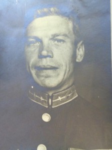 Фото в форме с шевронами и петлицами ГВФ.