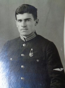 Фото в форме с шевронами и петлицами ГВФ.