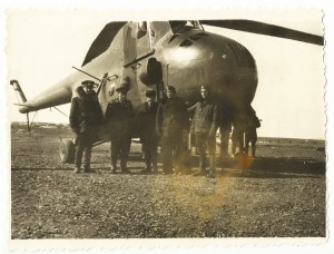 Военные у Вертолета, 50-е года.