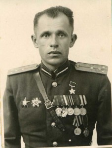 Герой Советского Союза ВАСИЛИЙ КУЗЬМИЧ ДЫТЮК. 4 фото.