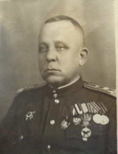 Фото с медалью 20 лет РККА.