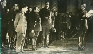 КАЛИНИН,БАРАНОВ в группе командиров,окончивших Ак.им Фрунзе.