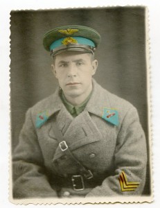 Летчик 1943 г. + Бойцы с отличниками "сапер"...