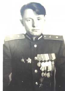 Фото с иностранными наградами.