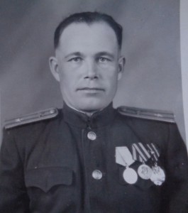 Фото с иностранными наградами.