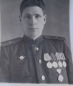 Фото с иностранными наградами.