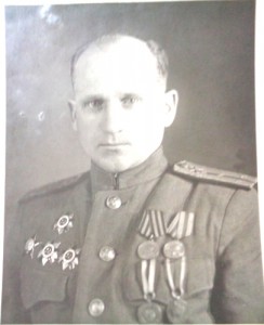 Фото с иностранными наградами.