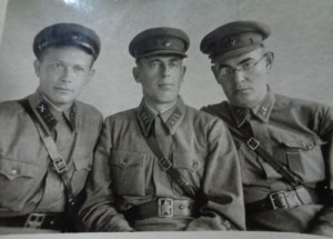 Лот фото с комиссаром.