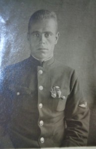 Фото с довоенными нарукавными шевронами ВВС и ГВФ.