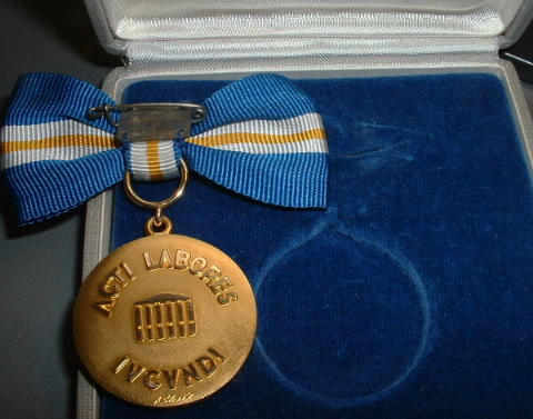 Финляндия Медаль Хельсинки ЗОЛОТО 750 пробы 30 гр. в коробке