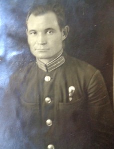 Фото со знаками Инструктор парашютист-30 годов.