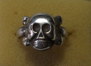 6 колец + знак III РЕЙХ