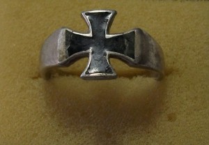 6 колец + знак III РЕЙХ