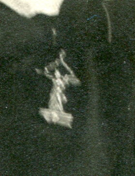 Два интересных фото девушки