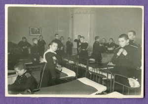 ОРЛОВСКОЕ СУВОРОВСКОЕ Училище. г.Орёл. 1944 г. лот 13 фото.
